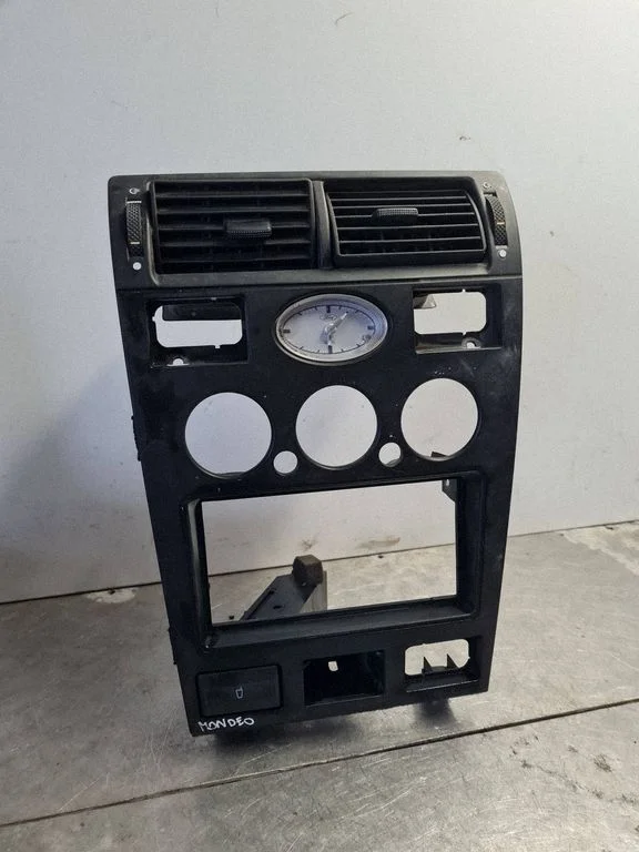 Klimato kontrolės/ pečiuko kontrolės apdaila