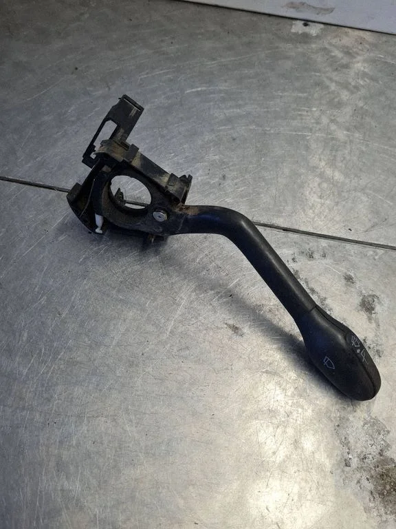 Wiper control stalk – Volkswagen Transporter - Caravelle T4 (1991-2003)
