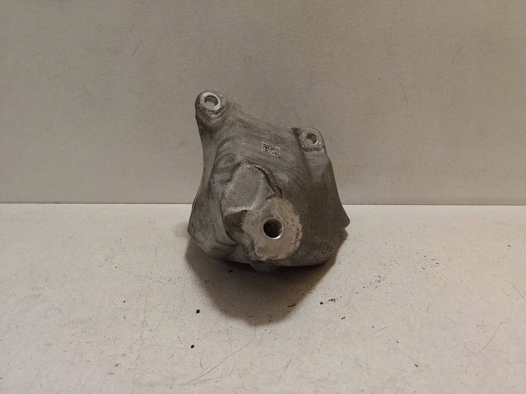 Engine mounting bracket – Audi Q4 e-tron (2021-)