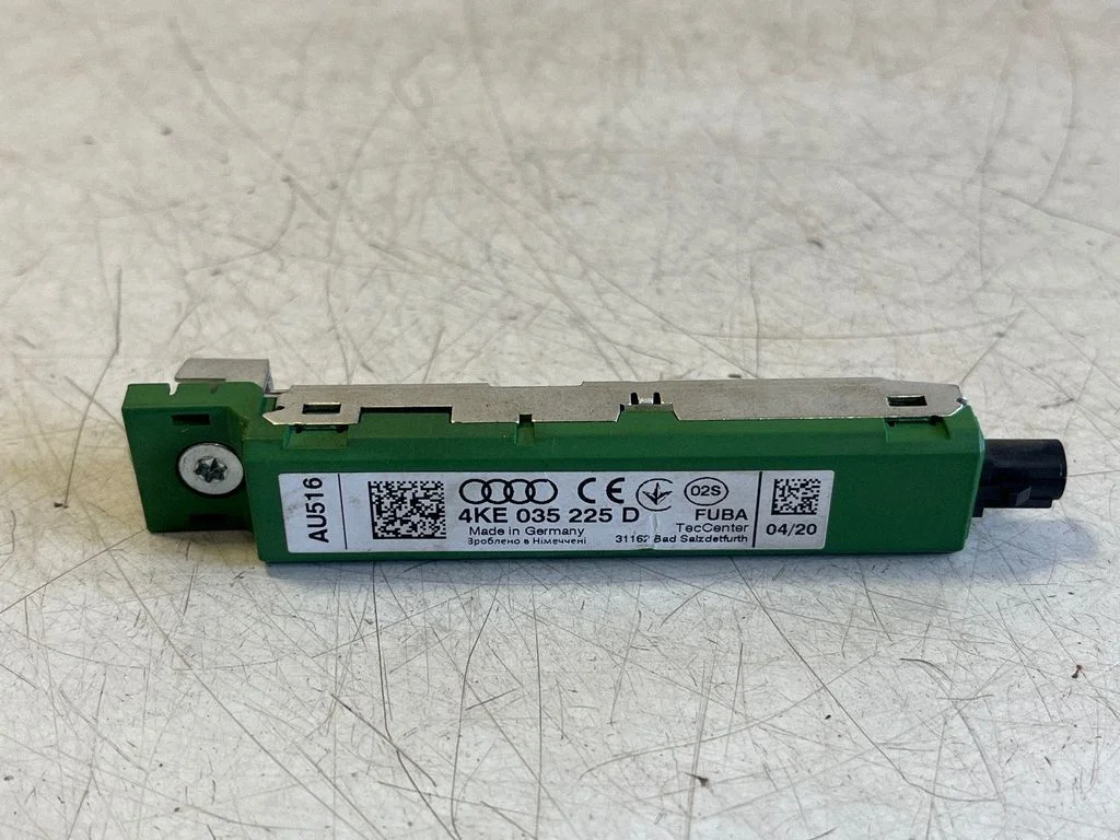 Aerial antenna amplifier – Audi Q4 e-tron (2021-)