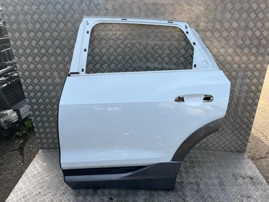 Rear door – left
