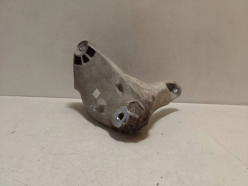Engine mounting bracket – Audi Q4 e-tron (2021-)