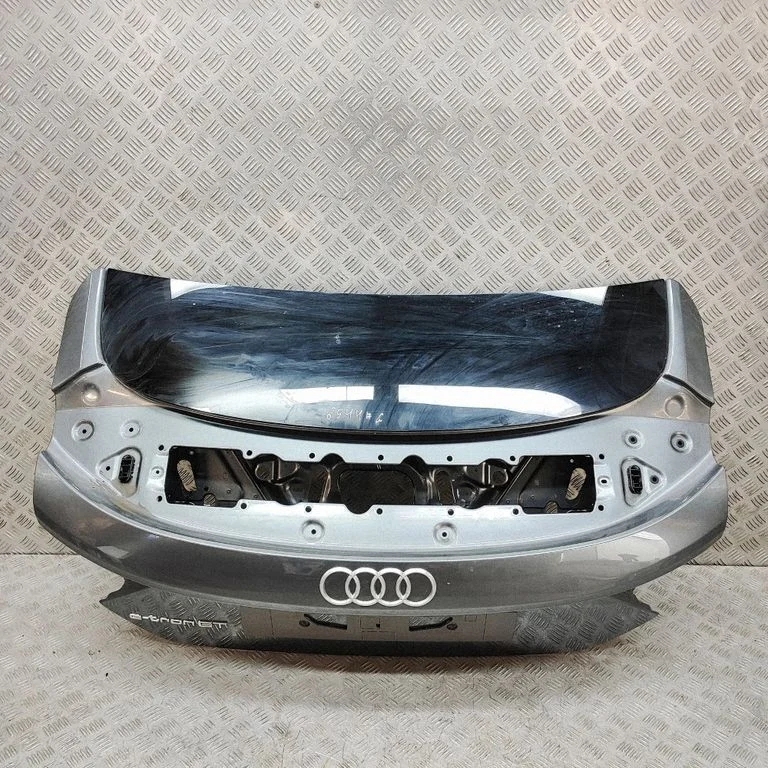 Tailgate/trunk/boot lid 9J1827003
