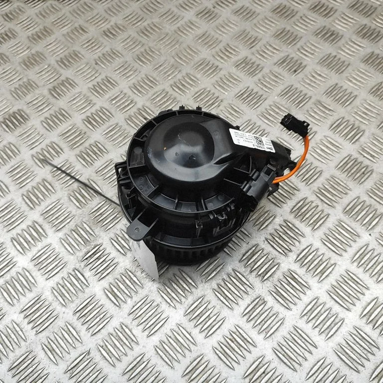 Krāsniņas ventilators/pūtējs – Skoda Fabia Mk4 (6VA) (2021-)
