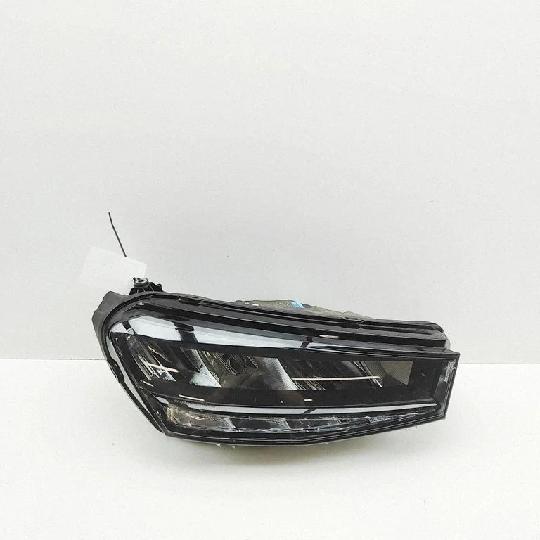 Priekšējais lukturis L449527