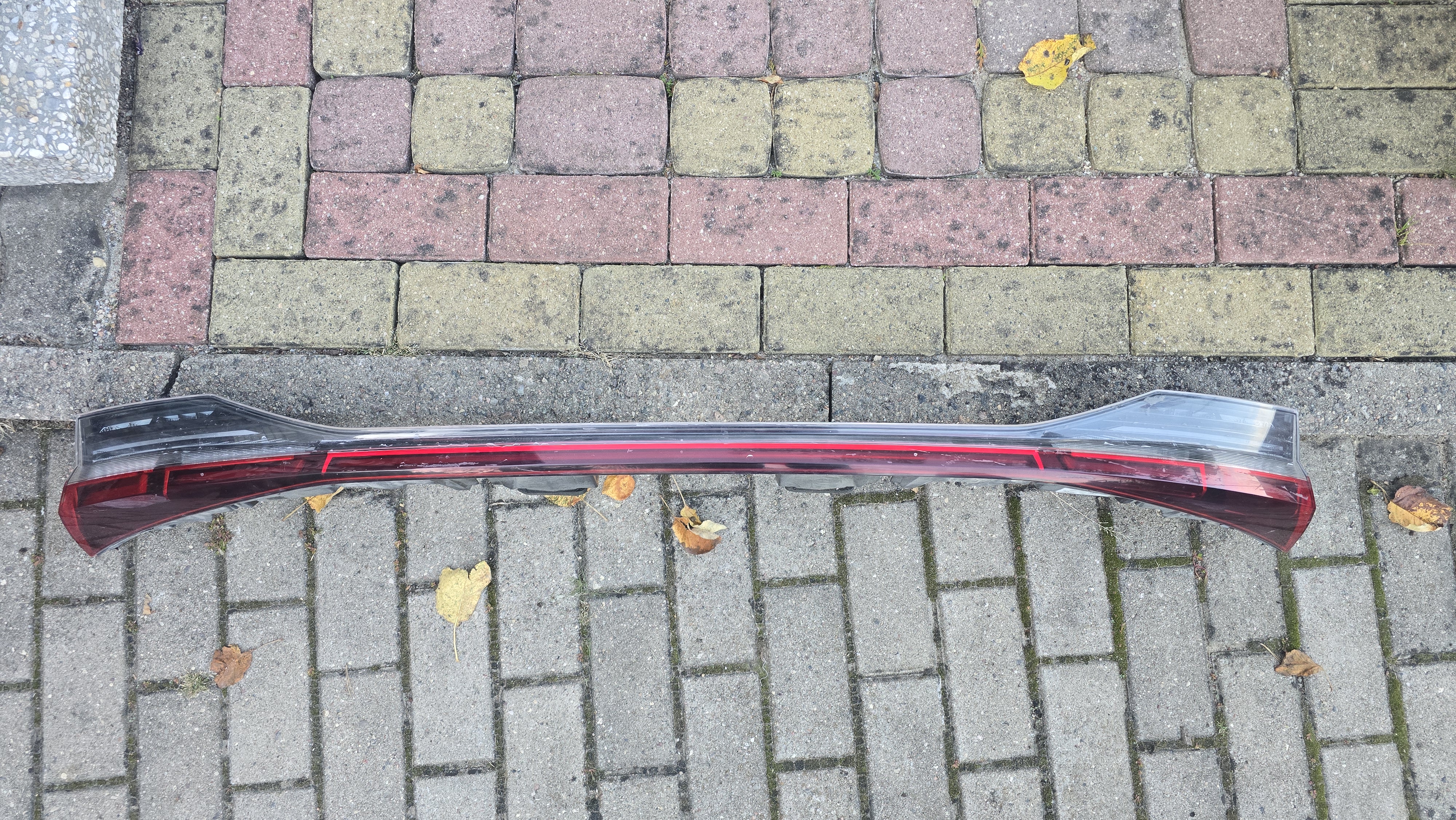 Galinių žibintų komplektas