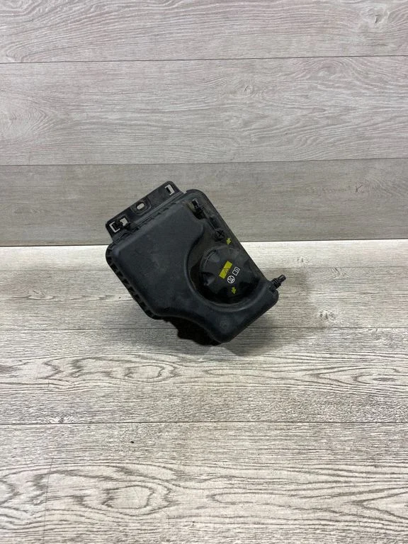 Coolant expansion tank/reservoir – BMW 3 Series F30 F35 F31 (2012-2018)