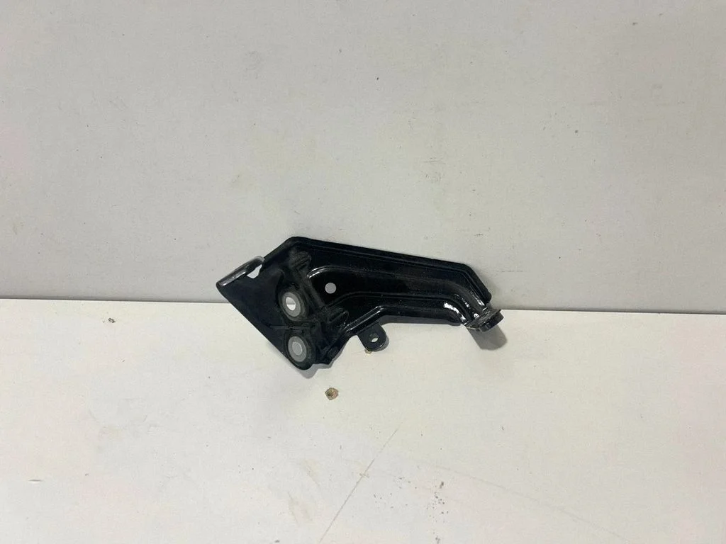 Poritiiva kinnitusklamber – BMW X3 G01 (2018-2024)
