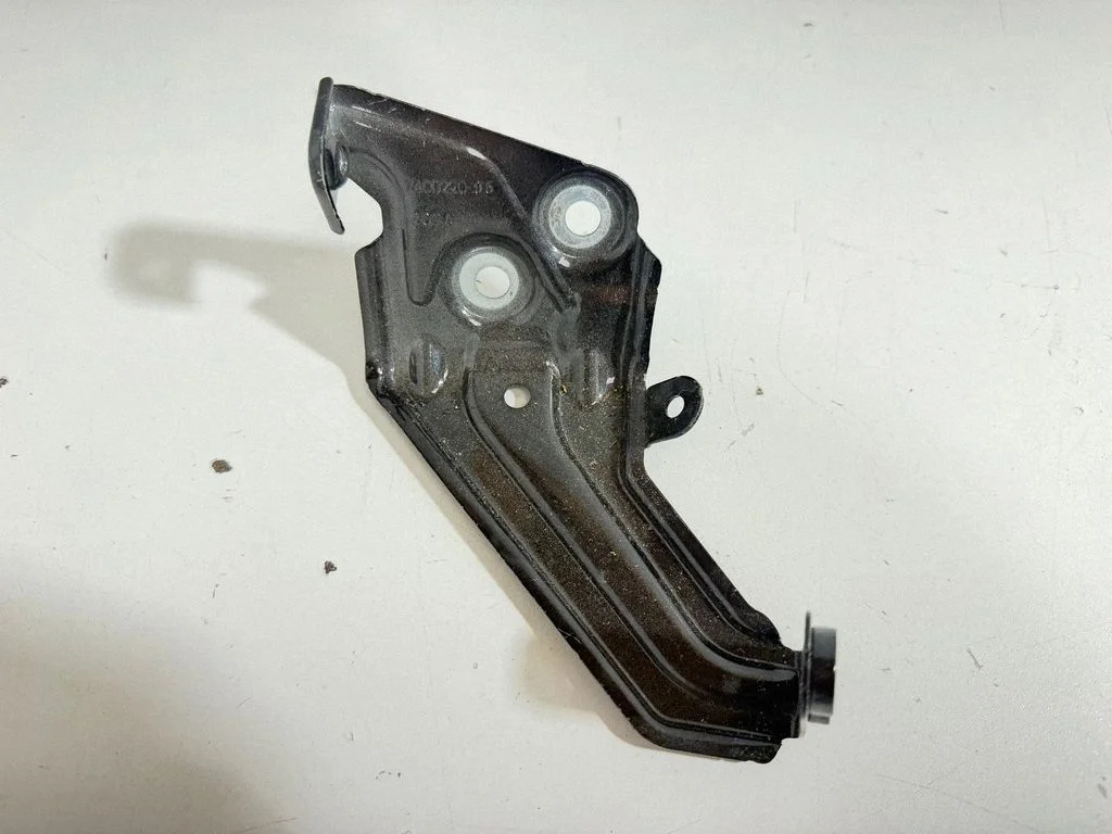 Poritiiva kinnitusklamber – BMW X3 G01 (2018-2024)