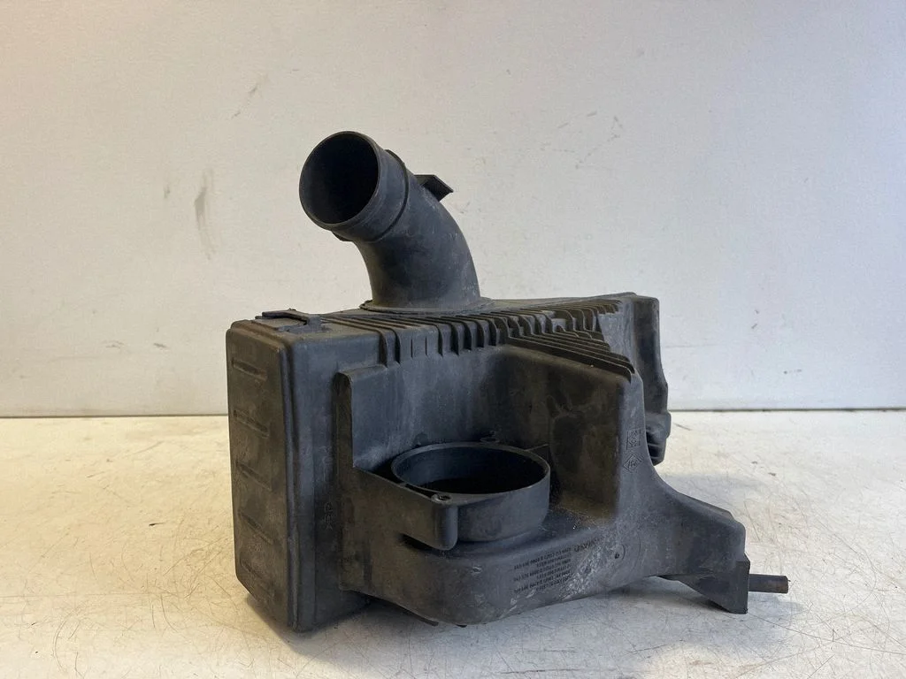 Õhufiltri korpus 8200398990 – Nissan Note (E11) (2006-2014)