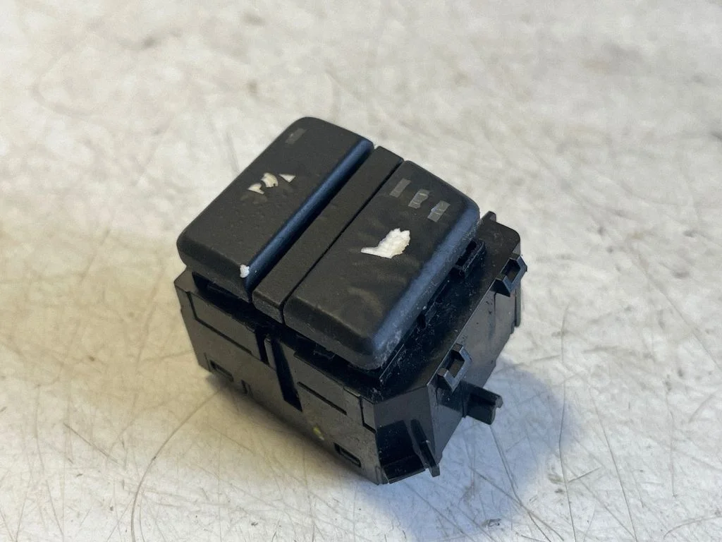 Seat heating switch 9159077