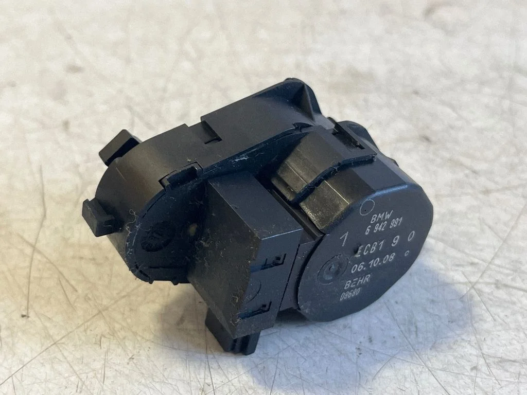 Air flap motor/actuator 6942991
