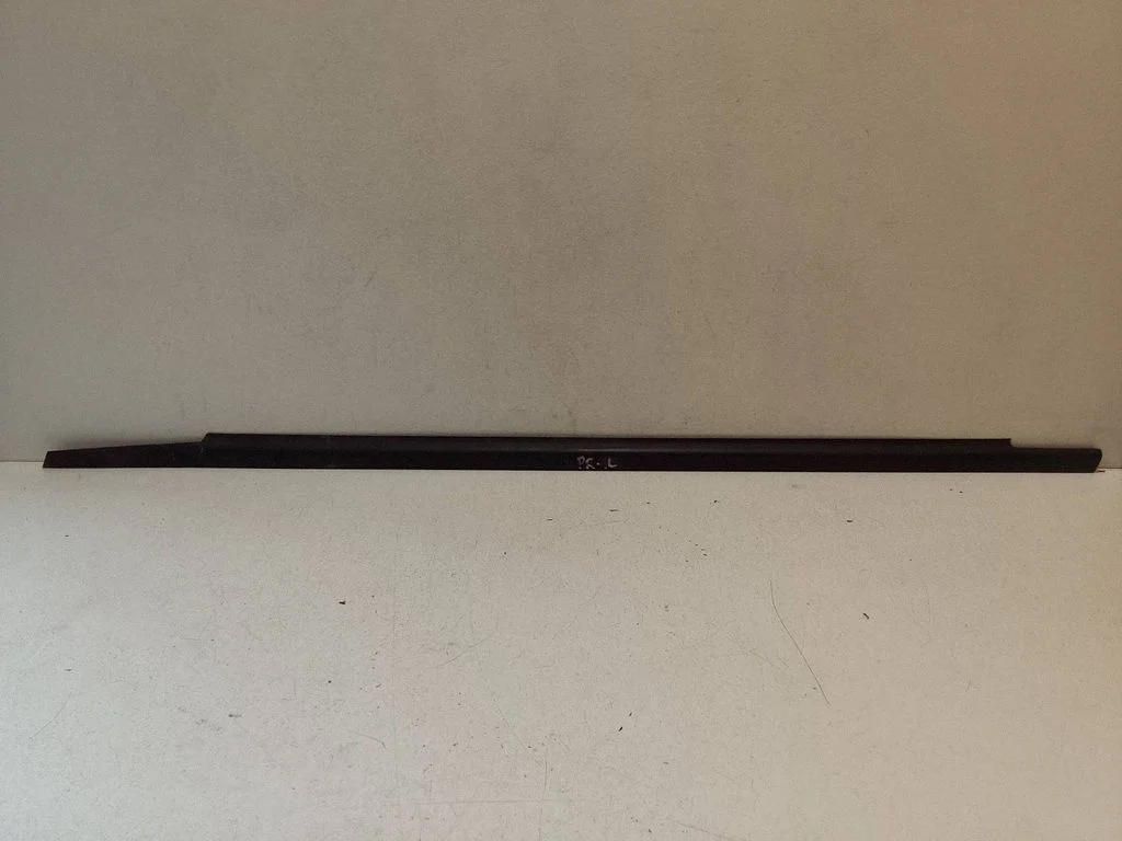Front door glass trim molding – left