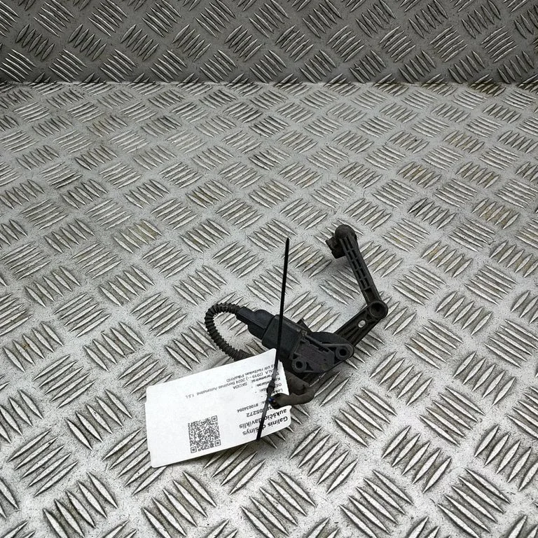 Galinės pakabos aukščio daviklis