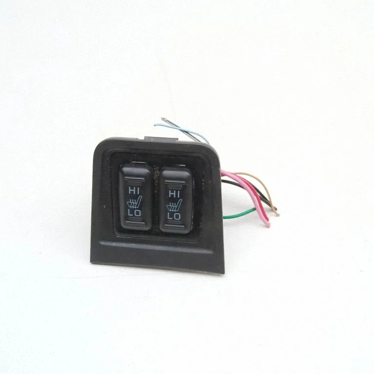 Sēdekļu apsildes slēdzis 8610A114