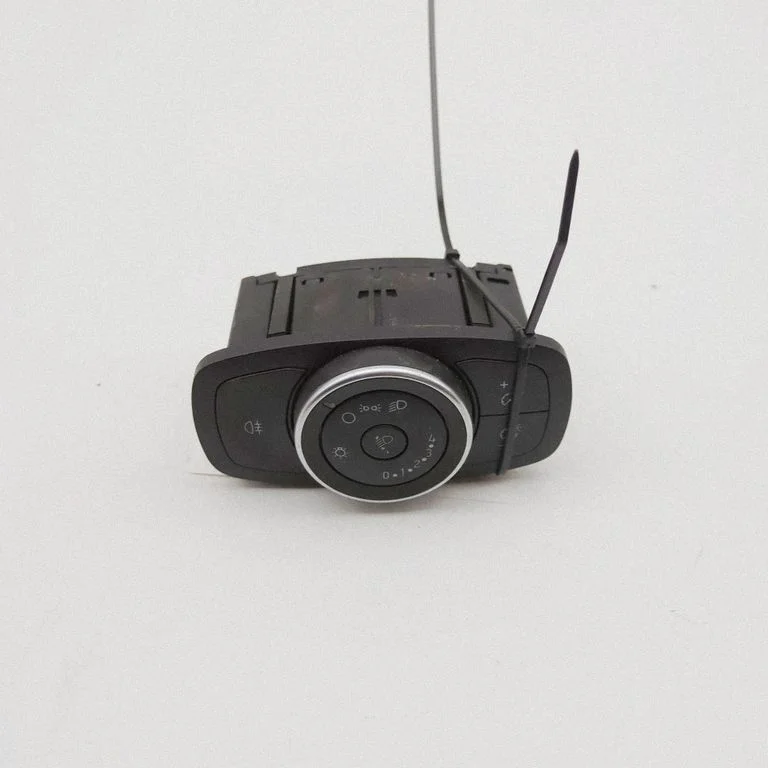 Gaismu slēdzis JX7T13D061BD