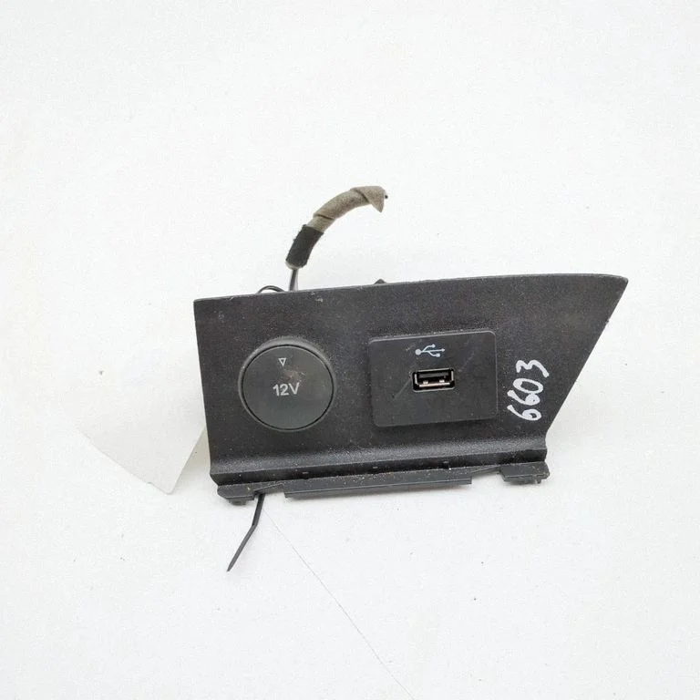 USB socket connector – Ford Transit VII (2019-)