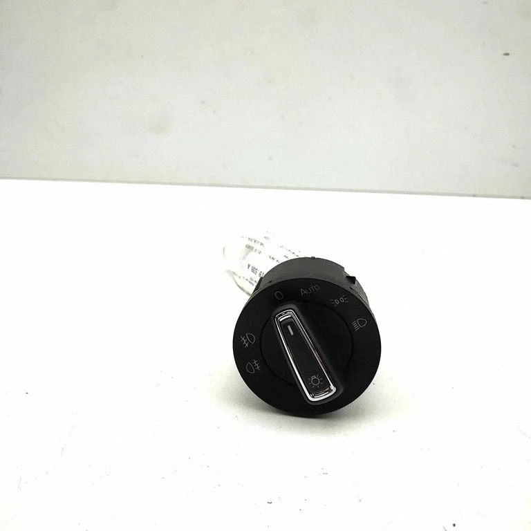 Gaismu slēdzis 3V0941431