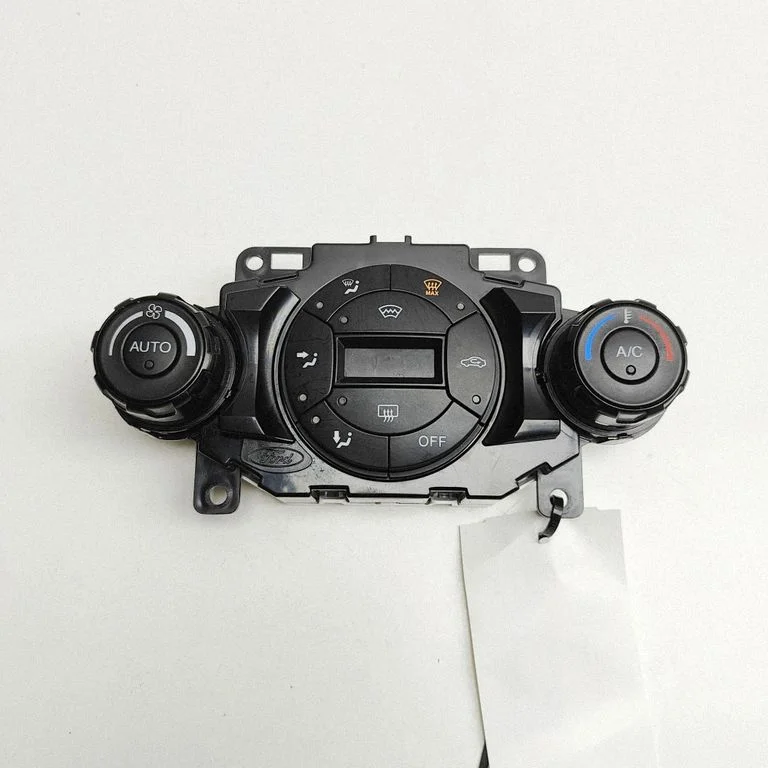 Salono ventiliatoriaus reguliavimo jungtukas