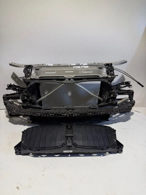 Radiator support slam panel bracket 51117931195