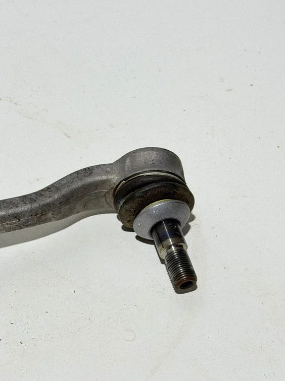 Front control arm 33308865616