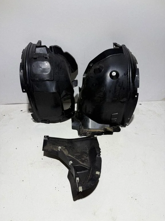 Front wheel arch liner splash guards 9854882
