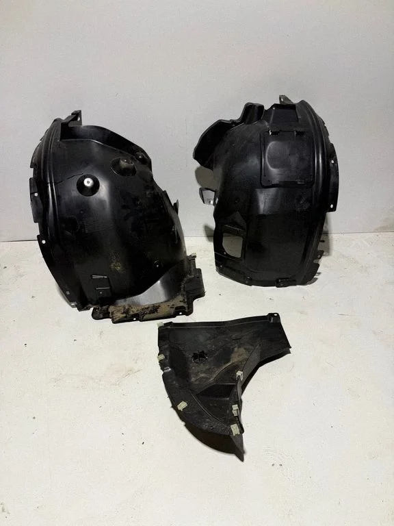 Front wheel arch liner splash guards 9854881