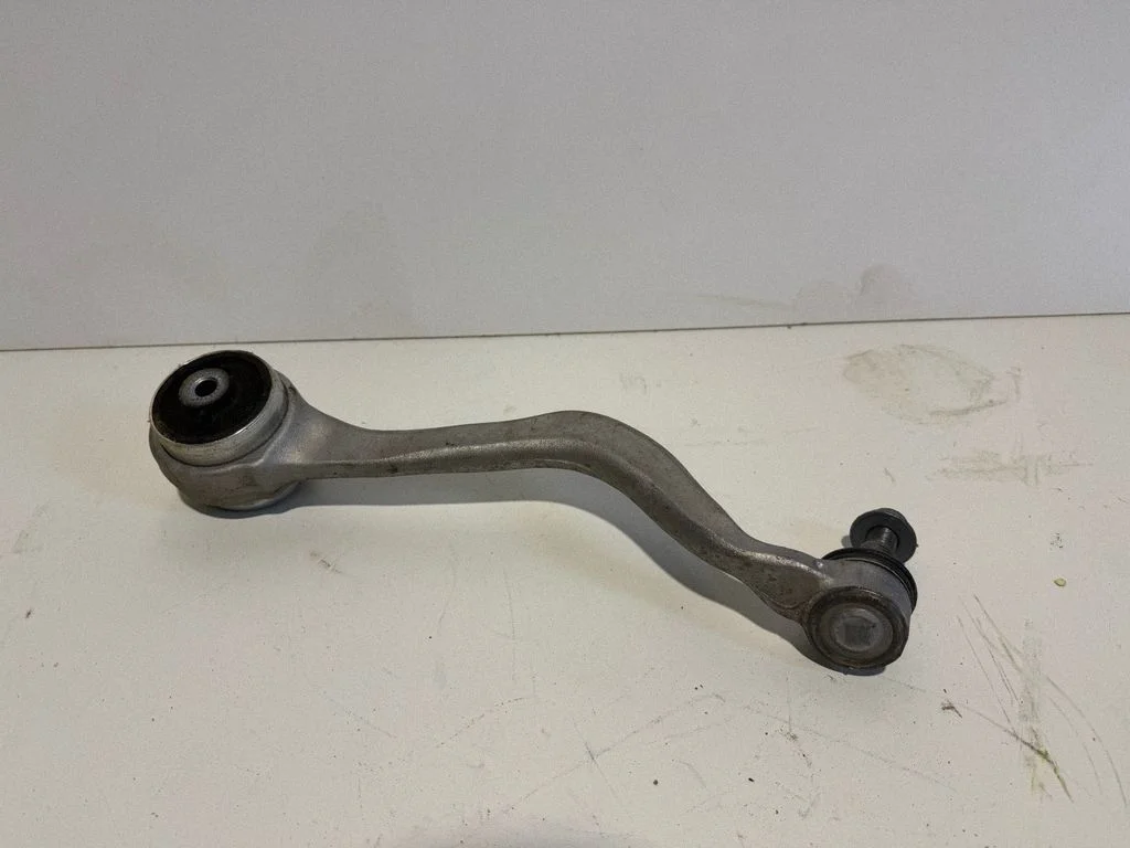 Front control arm 8854989