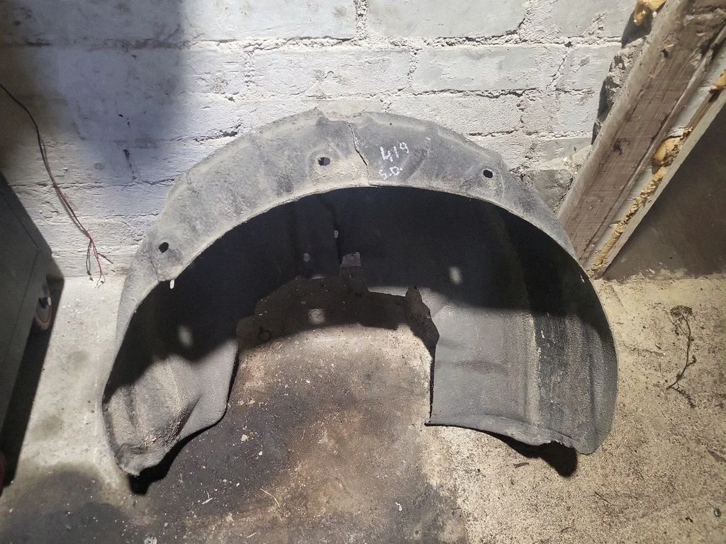 Rear arch fender liner splash guards – rear right