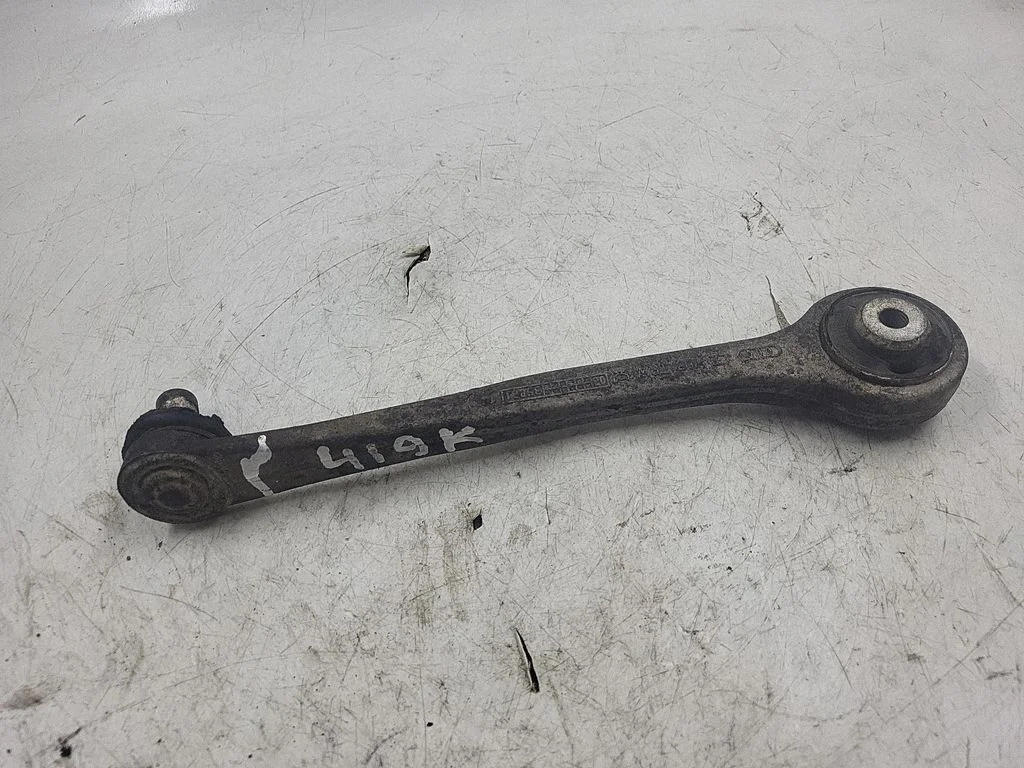 Front lower control arm/wishbone – left