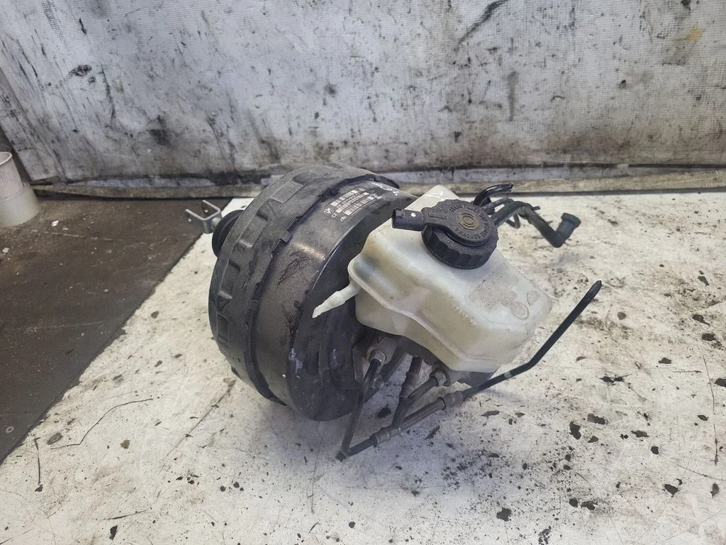 Brake booster 6775929