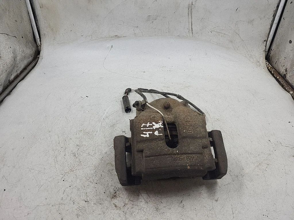 Front brake caliper – front left