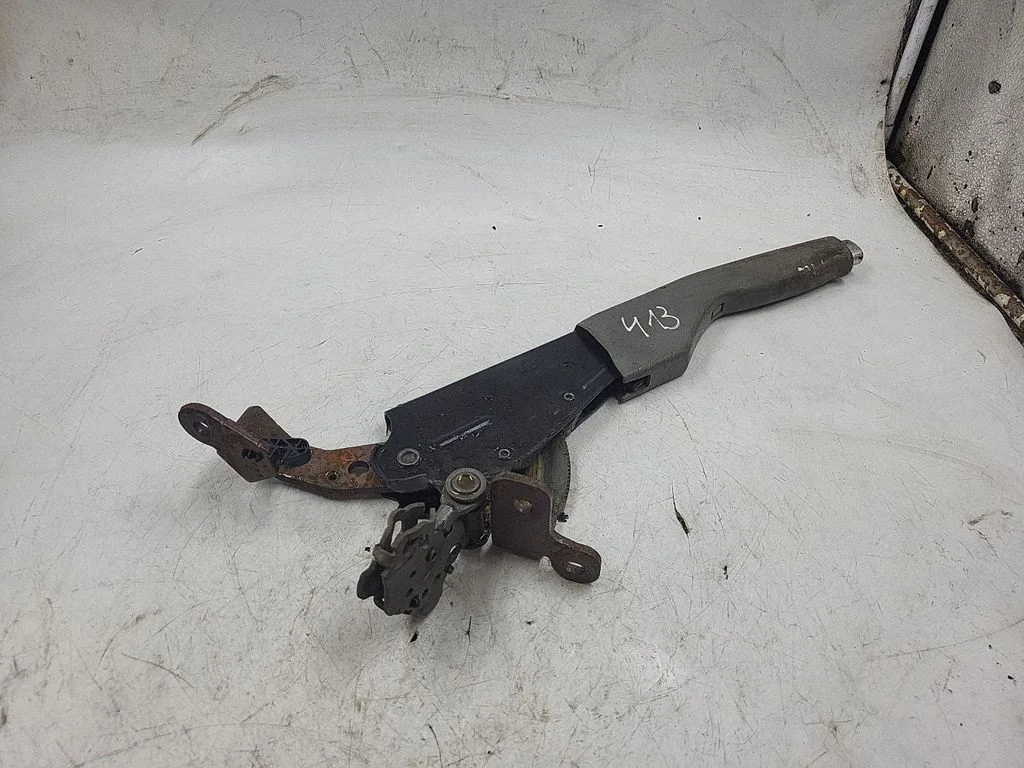 Handbrake/parking brake lever assembly