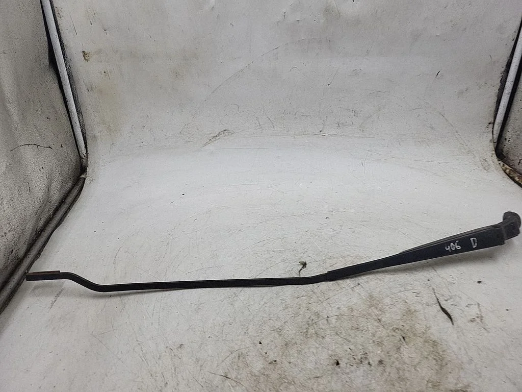 Front wiper blade arm – Honda Civic (2001-2005)