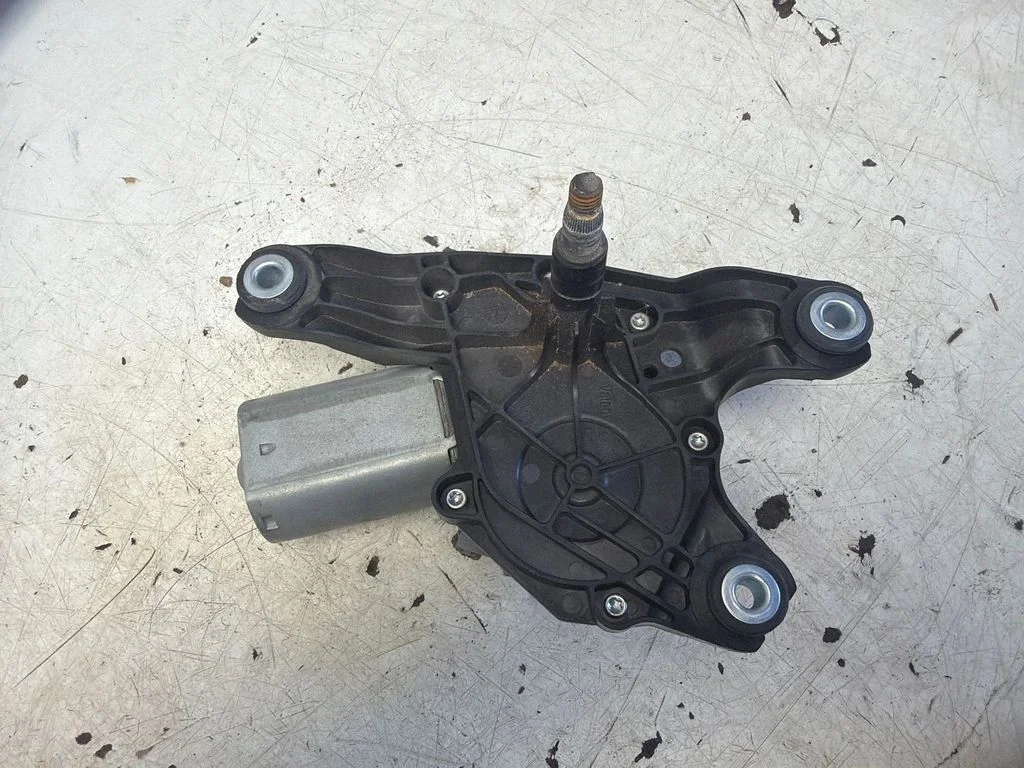 Aizmugurējā stikla tīrītāja motoriņš 2990856