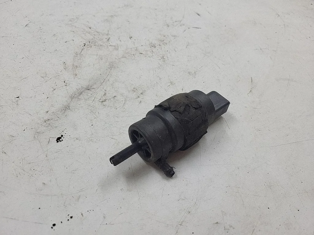 Klaasipesuvedeliku pump (klaaside) 8K5955647