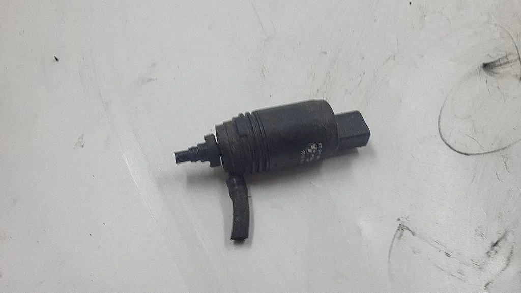 Windscreen/windshield washer pump 7199567