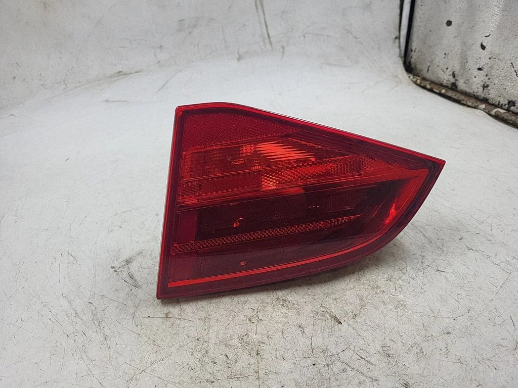 Tailgate rear/tail lights 70089617
