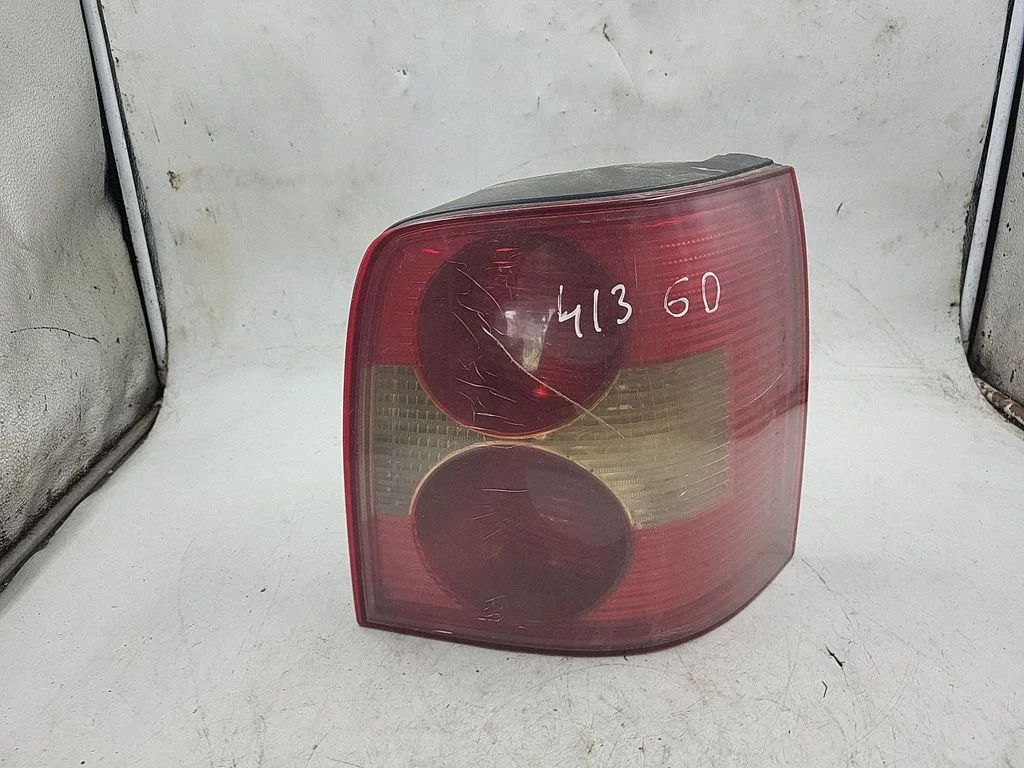 Rear/tail lights 3B9945096AA