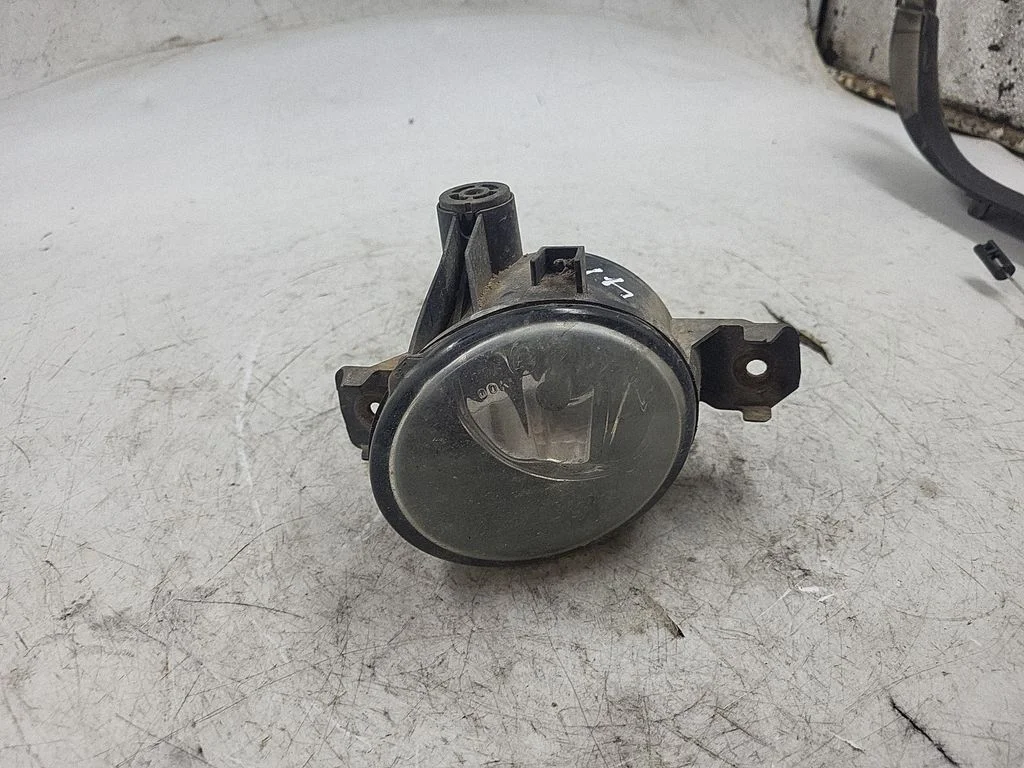 Front fog light 13101610