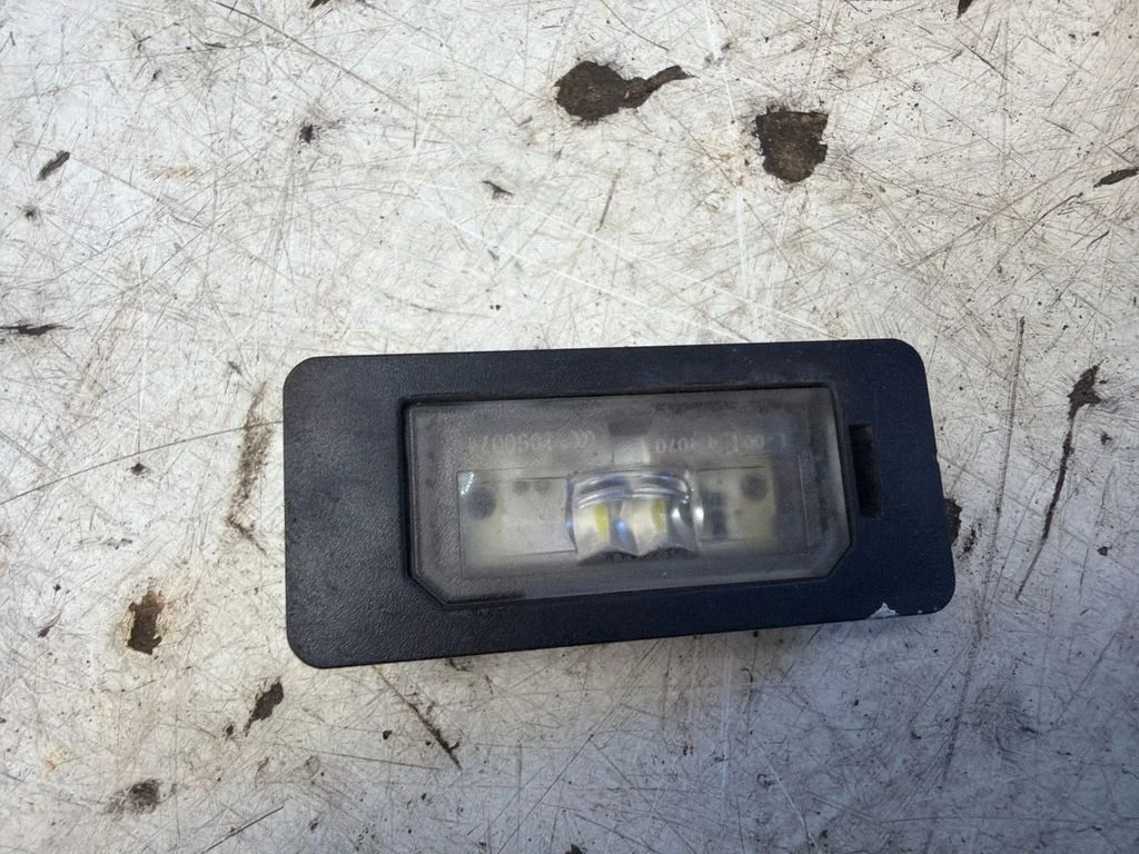 Number plate light 7193293