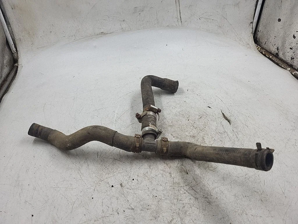 Engine coolant pipe/hose