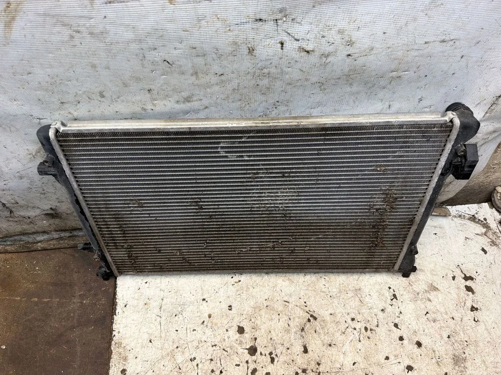 Jahutusvedeliku radiaator 65277A