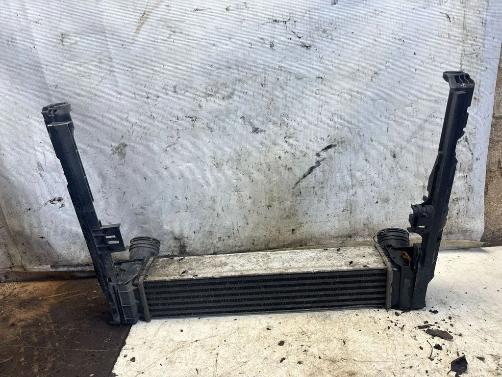 Starpdzesētāja (interkūlera) radiators