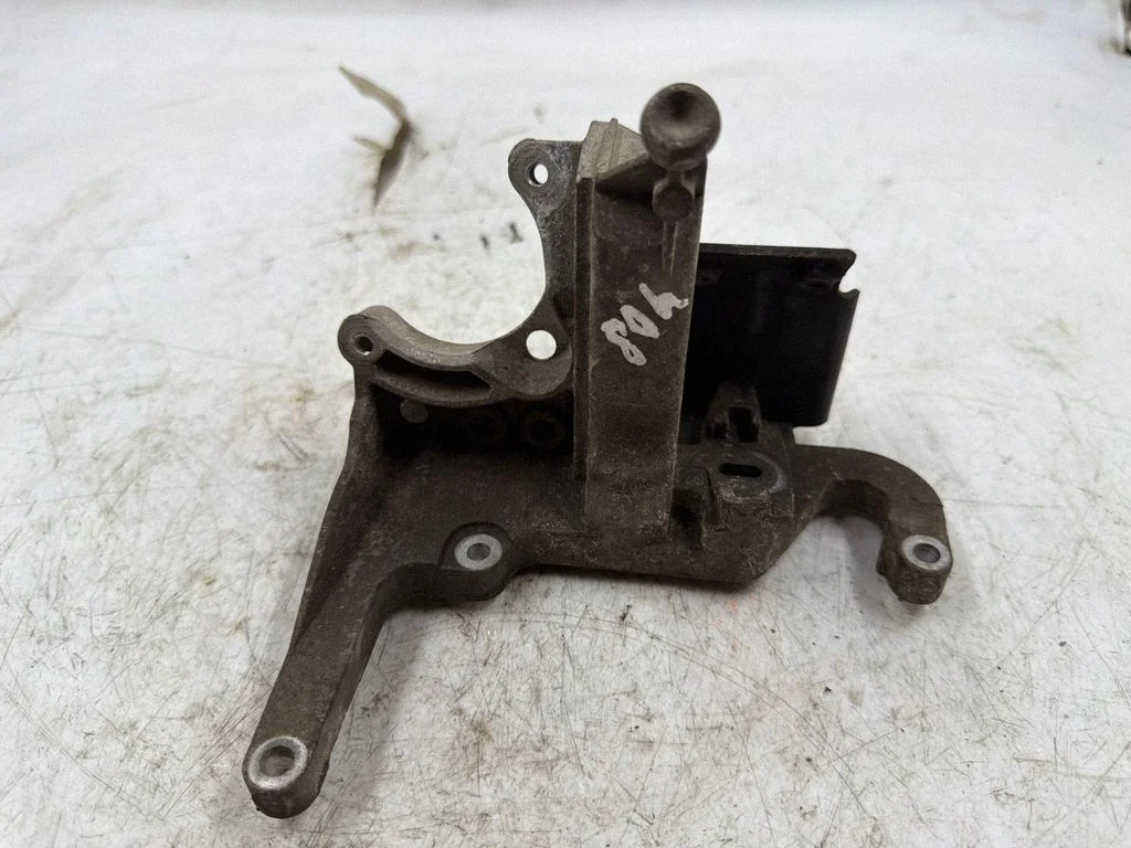 Engine mounting bracket – Ford Transit Custom (2013-2023)