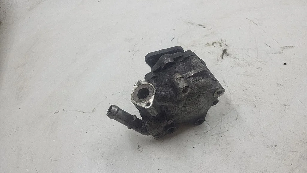 Roolivõimendi pump 8K0145154B