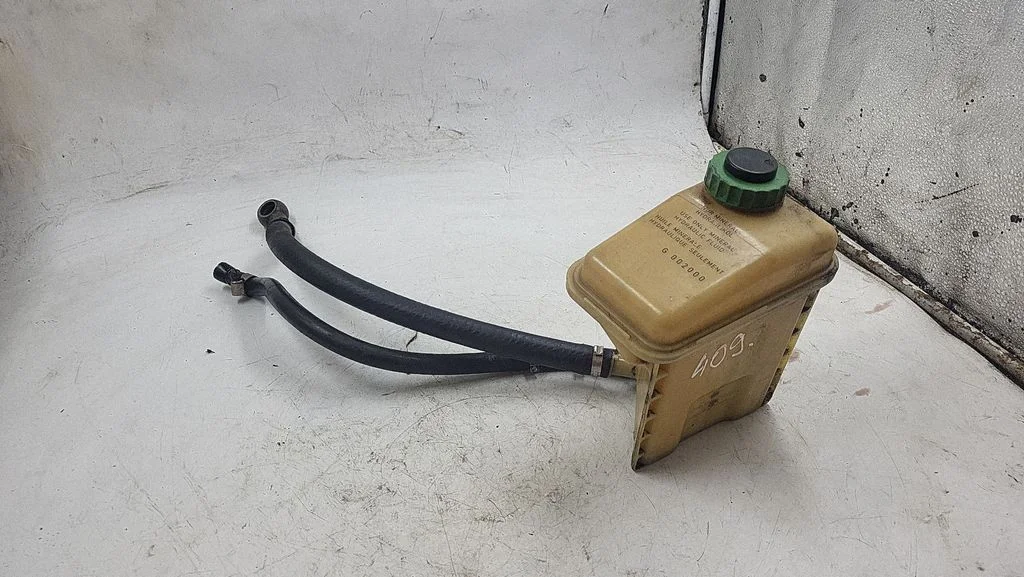 Power steering fluid tank/reservoir