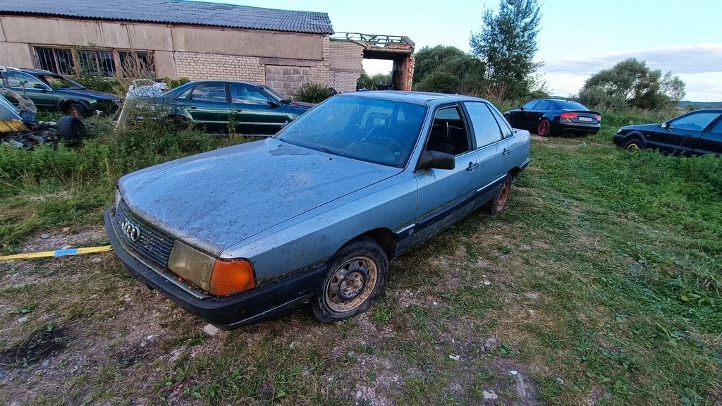 Audi 100