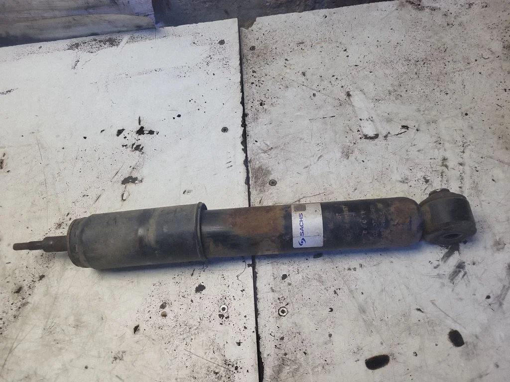 Front shock absorber/damper 06011