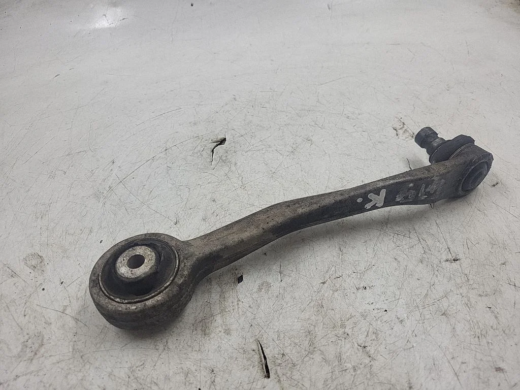 Front lower control arm/wishbone – left